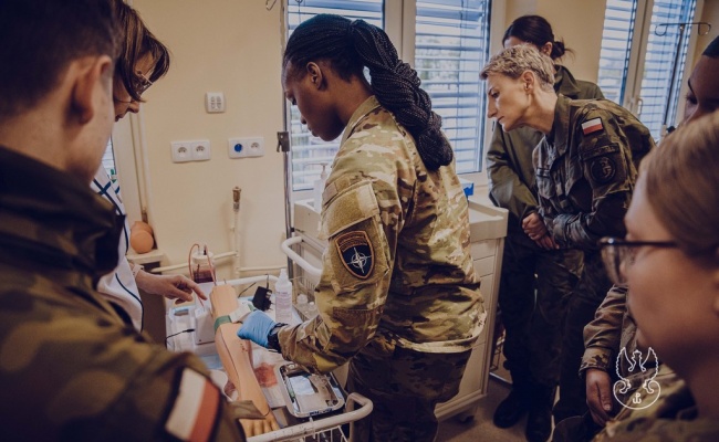 Opieka nad  poszkodowanymi w ramach projektu „Women of NATO”